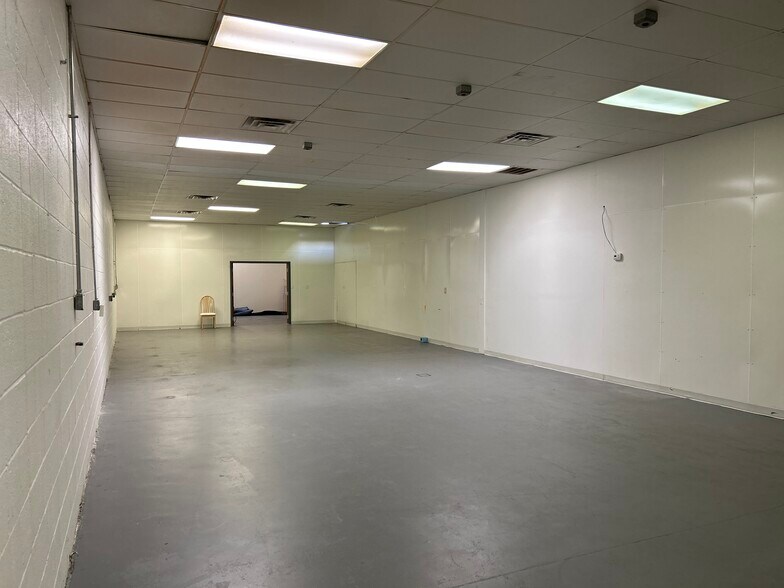 More Photos Of 37 Industrial Blvd, Paoli Light Manufacturing For Sale