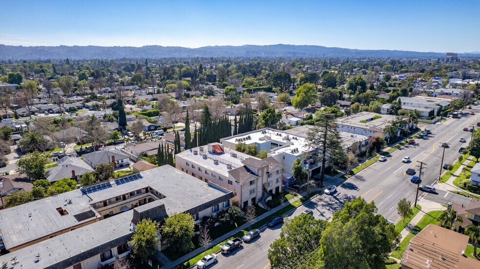 More Photos Of 13430 Victory Blvd, Van Nuys Apartments For Sale