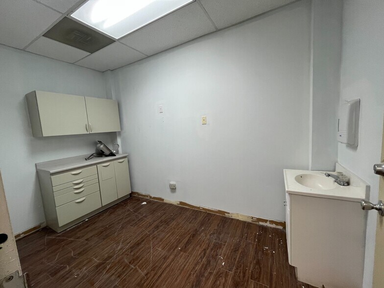 More Photos Of 3401-3409 W Fullerton Ave, Chicago Storefront Retail Office For Lease