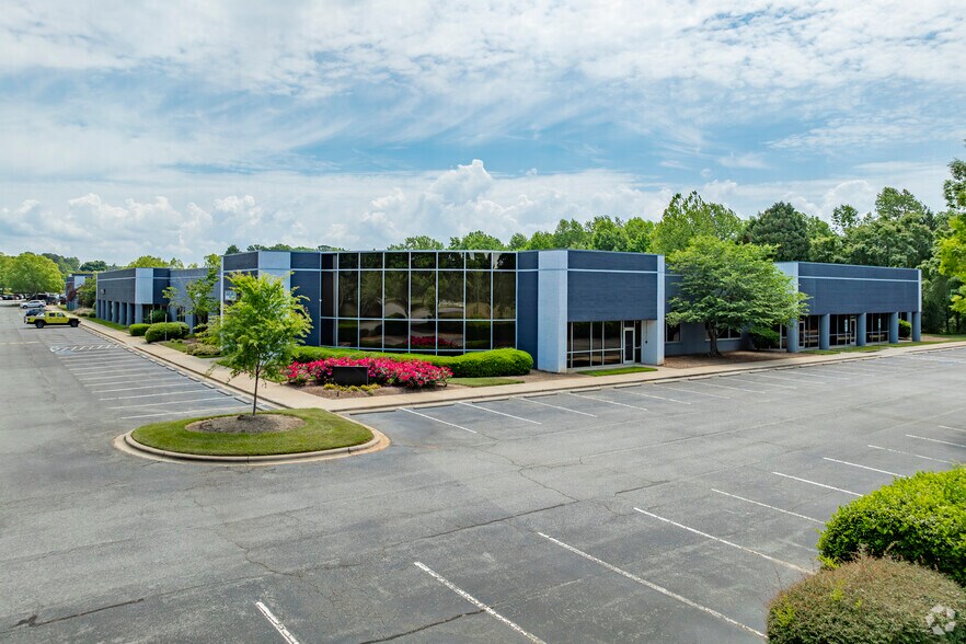 More Photos Of 10420 Harris Oak Blvd, Charlotte Light Distribution For Lease
