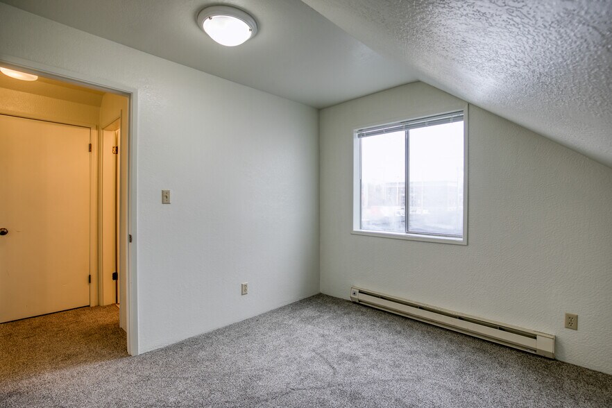 More Photos Of 208 N H St, Aberdeen Office For Sale