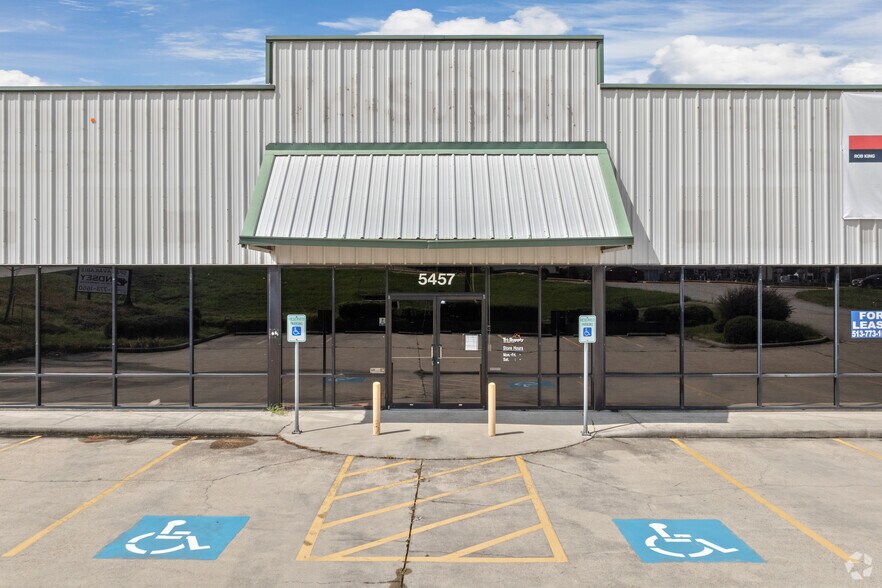 More Photos Of 5457 W Davis St, Conroe Unknown For Lease