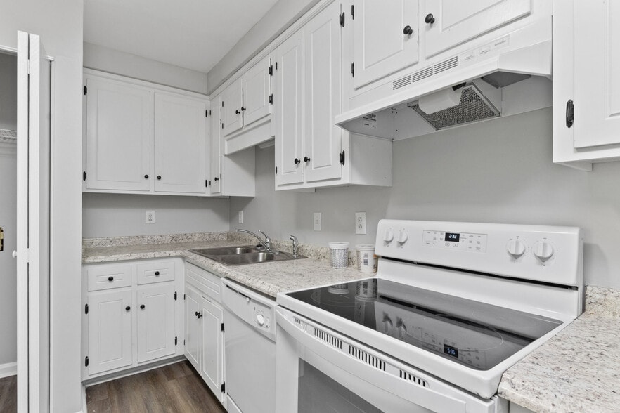 More Photos Of 155 Jack Miller Blvd, Clarksville Apartments For Sale