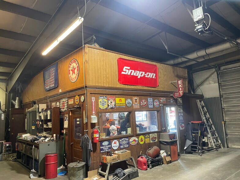 More Photos Of 13110 E 11th St, Tulsa Auto Repair For Sale