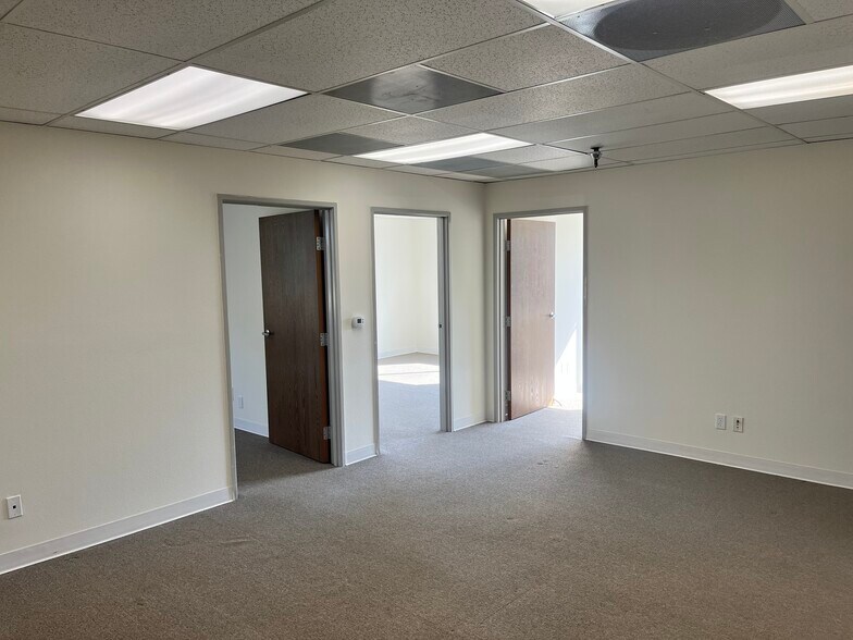 More Photos Of 2512 Artesia Blvd, Redondo Beach Office For Lease