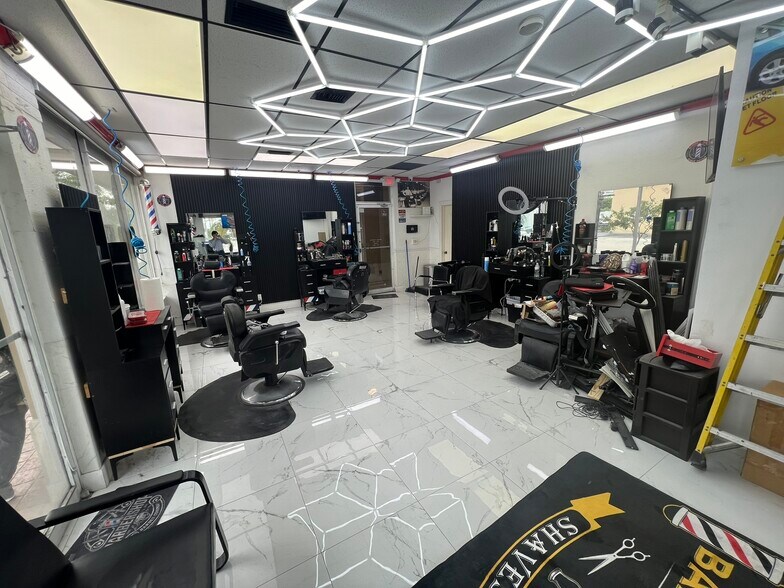More Photos Of 601 SW 57th Ave, Miami Storefront Retail Office For Sale