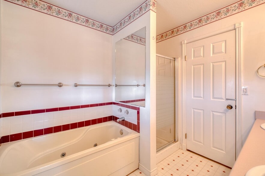 More Photos Of 829 State Highway 21 W, Cedar Creek Specialty For Sale