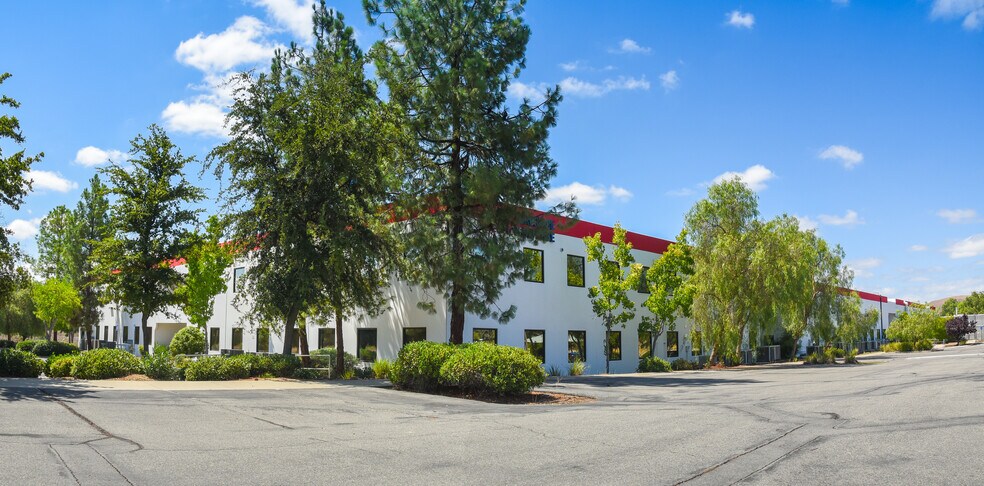 More Photos Of 30590 Cochise Cir, Murrieta Manufacturing For Lease