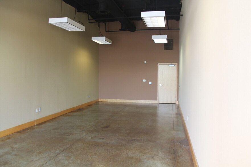 More Photos Of 34215 N Black Mountain Pky, Cave Creek Self Storage For Lease