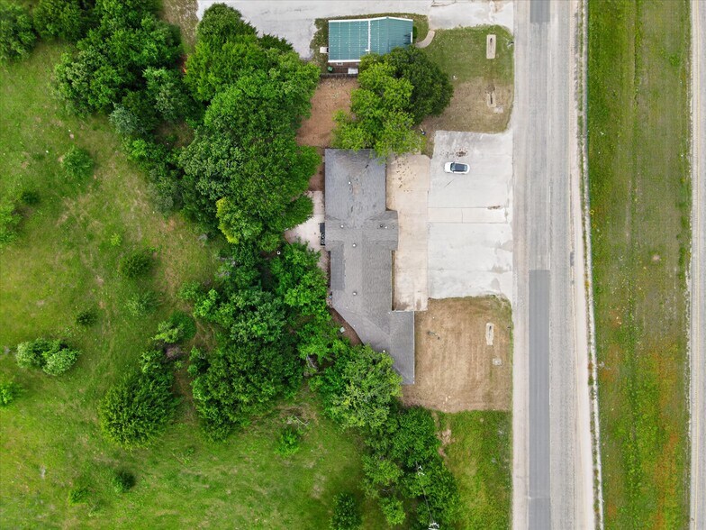 More Photos Of 936 E Highway 199, Springtown Freestanding For Sale