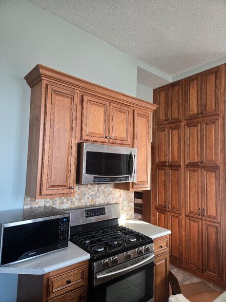 More Photos Of 3825 S 25th St, Omaha Flex For Sale