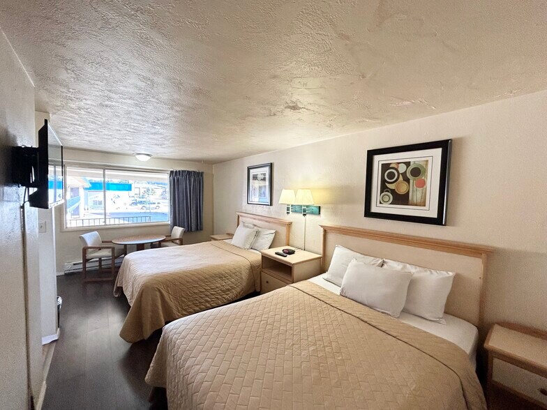 More Photos Of 1593 US 101 Hwy, Reedsport Hotel For Sale