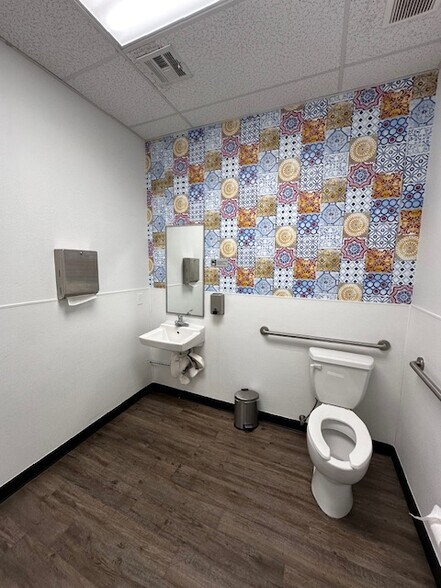 More Photos Of 5105 S Fort Apache Rd, Las Vegas General Retail For Lease