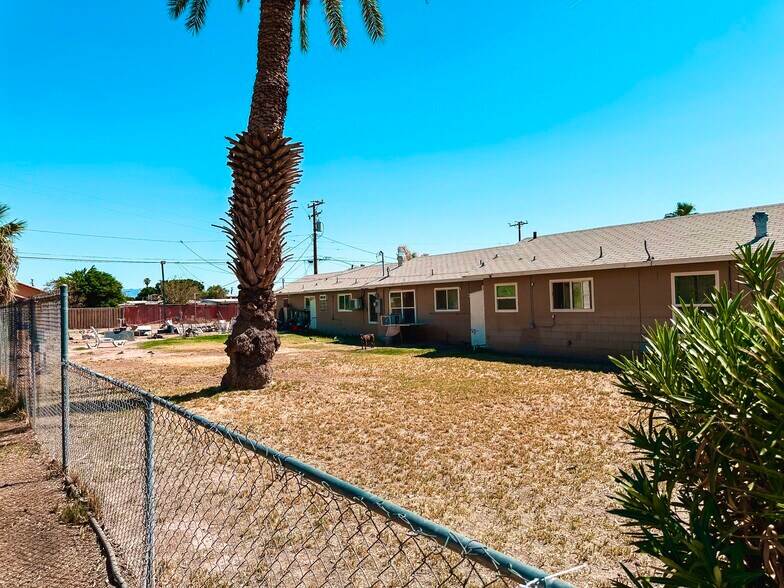 Primary Photo Of 308 S Spring St, Blythe Apartments For Sale