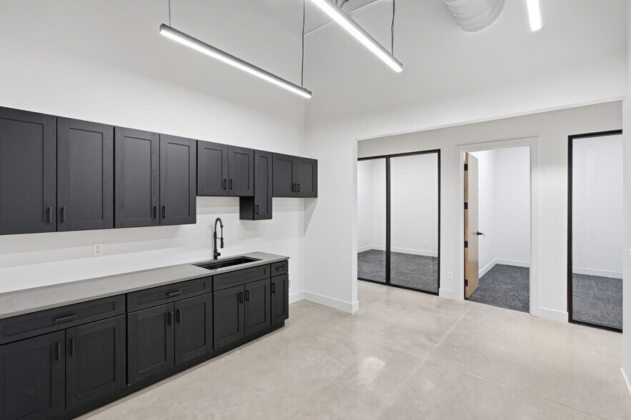 More Photos Of 1360 Horizon Ave, Lafayette Warehouse For Sale