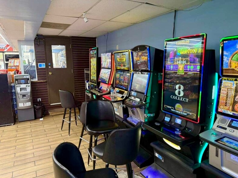 More Photos Of 2565 Candler Rd, Decatur Freestanding For Sale