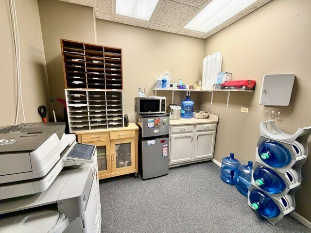 More Photos Of 300-368 Sundown Rd, South Elgin Storefront For Lease