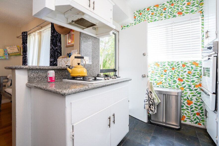 More Photos Of 1434 Berkeley St, Santa Monica Apartments For Sale
