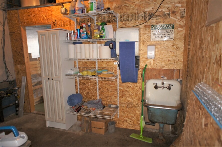 More Photos Of 4632 Lake Shore Rd, Hamburg Auto Repair For Sale