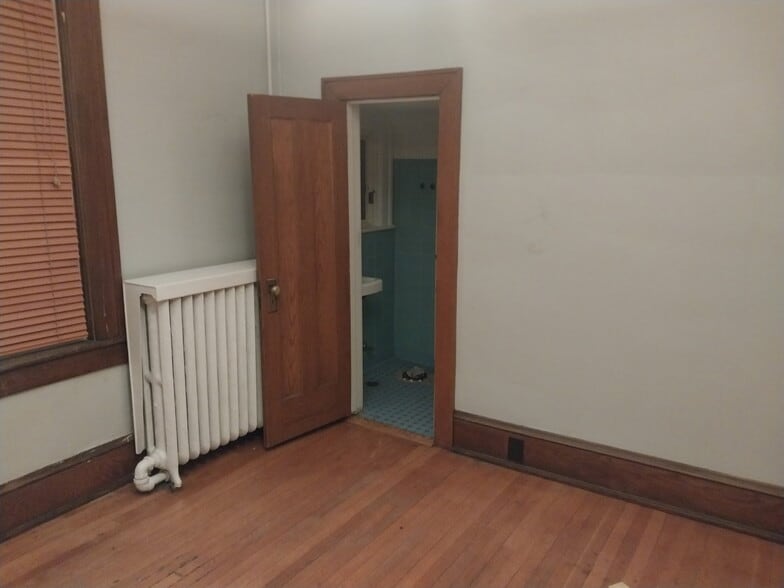 More Photos Of 2319 Avenham Ave SW, Roanoke Apartments For Sale