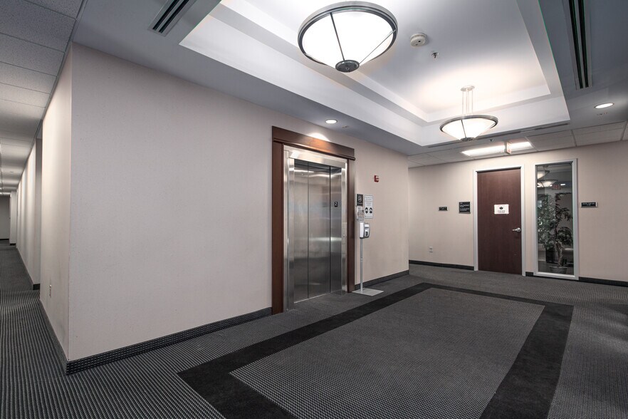 More Photos Of 21351 Gentry Dr, Sterling Office For Sale