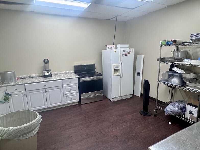 More Photos Of 4700-4760 Lima St, Denver Warehouse For Lease