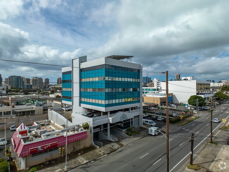 More Photos Of 1950 Young St, Honolulu Office For Lease