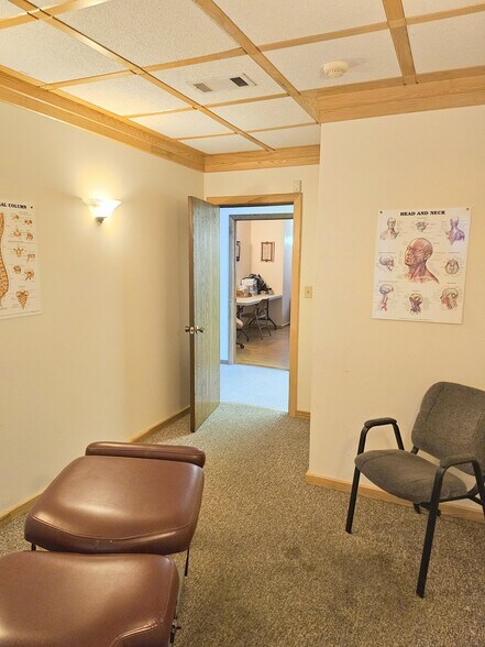 More Photos Of 662 New Castle Rd, Butler Office For Sale