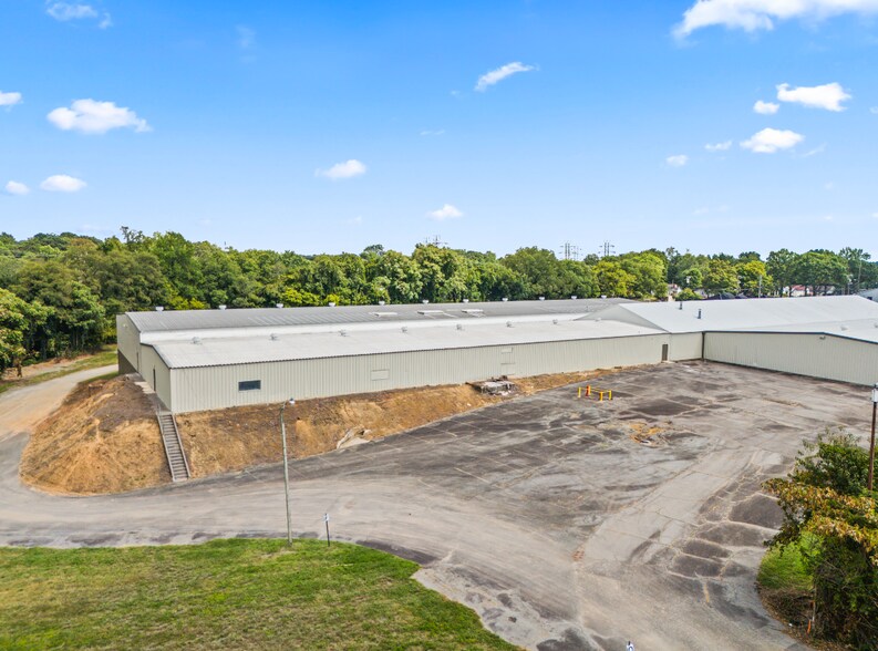 More Photos Of 1539 Waughtown St, Winston-Salem Warehouse For Sale