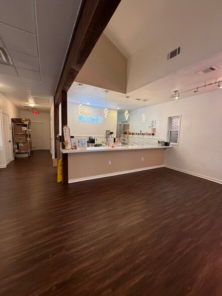More Photos Of 2905 Race St, Fort Worth Restaurant For Lease