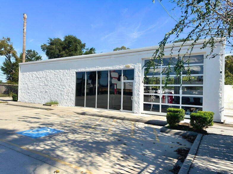 More Photos Of 8939 Long Point Rd, Houston Freestanding For Sale