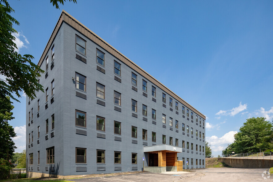 More Photos Of 161 Forbes Rd, Braintree Office For Lease