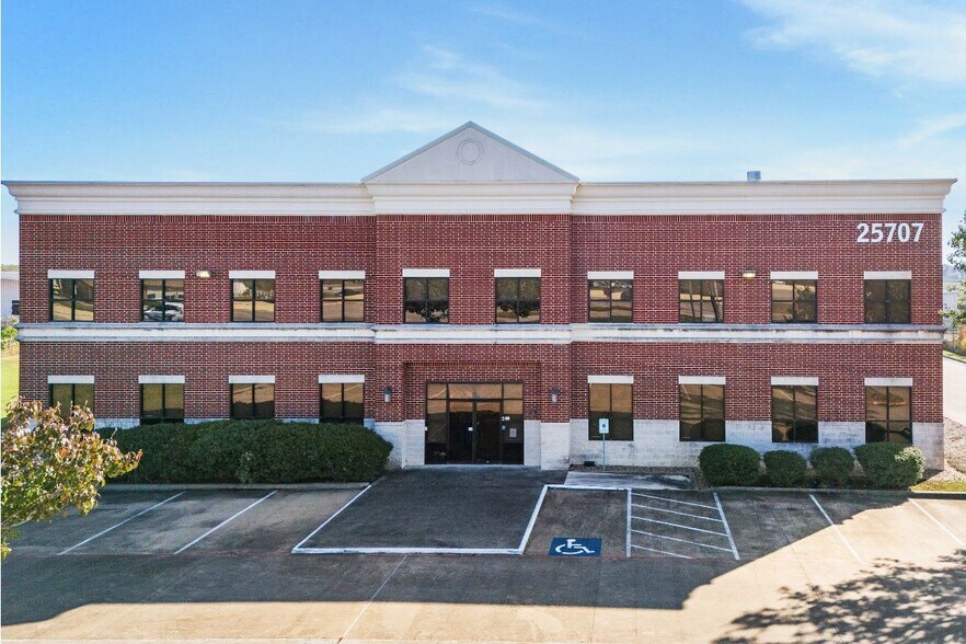 More Photos Of 25707 Southwest Fwy, Rosenberg Light Manufacturing For Sale