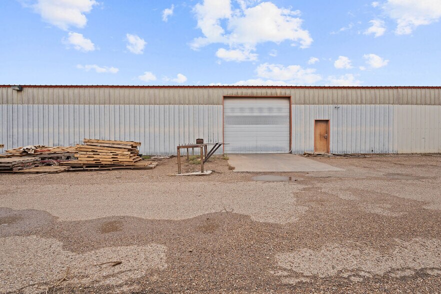More Photos Of 3917 Clovis Rd, Lubbock Warehouse For Lease