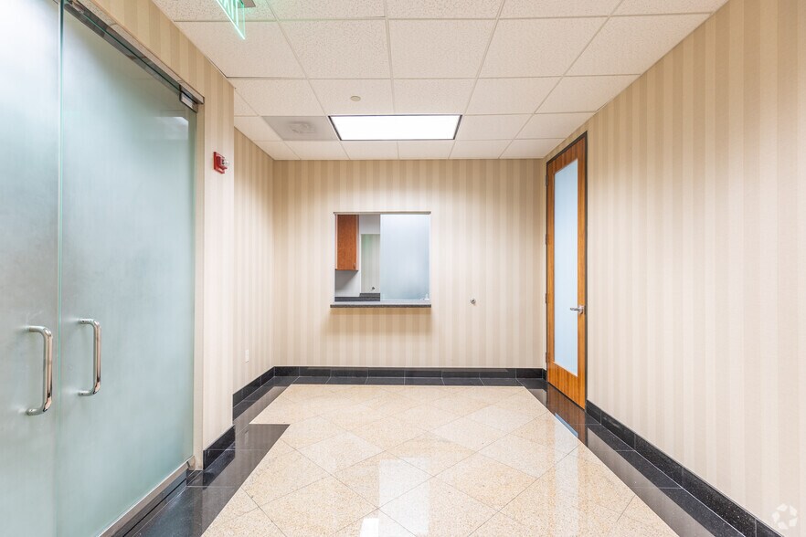 More Photos Of 9155 S Dadeland Blvd, Miami Unknown For Lease