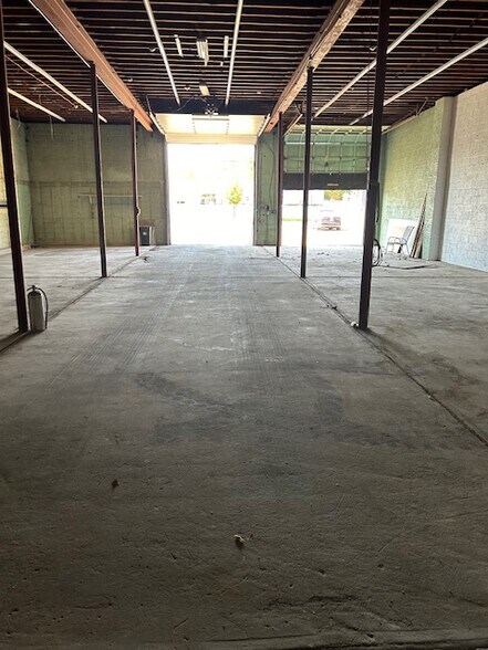 More Photos Of 147 Walnut St, Northvale Warehouse For Lease