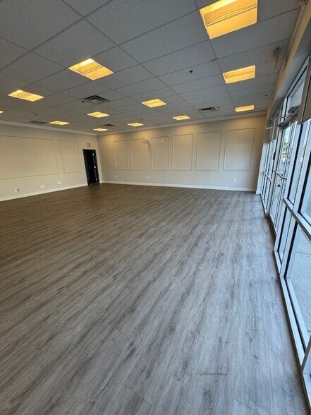 More Photos Of 10581 Ulmerton Rd, Largo Unknown For Lease