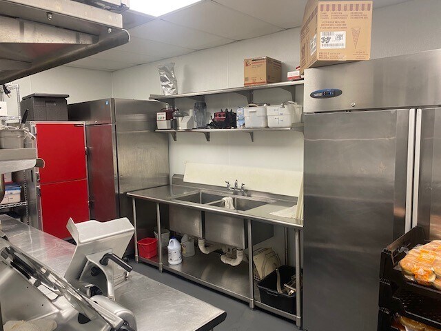 More Photos Of 1111-1113 South Blvd, Oak Park Restaurant For Lease