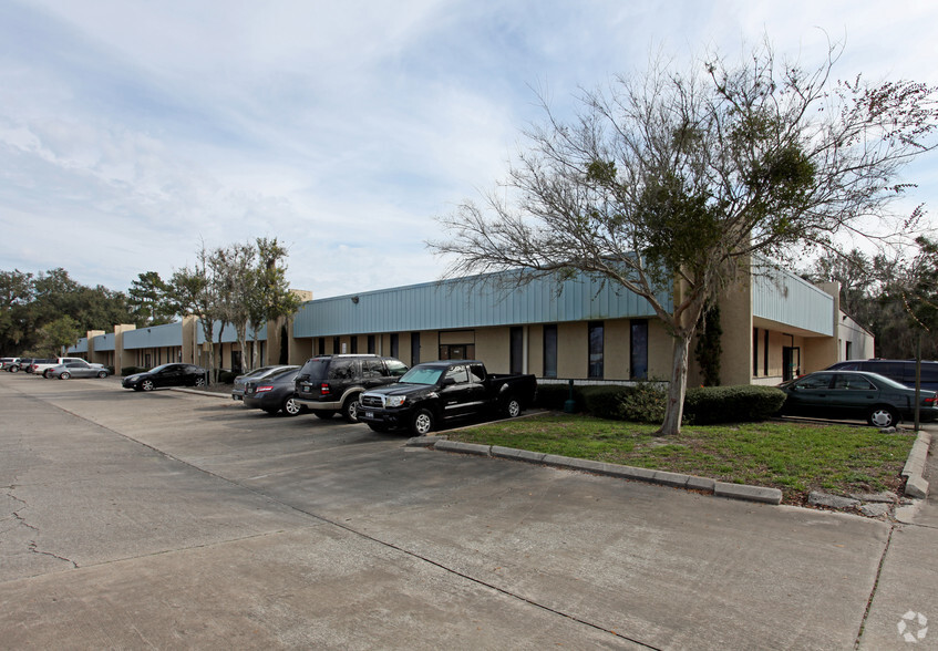 Primary Photo Of 5401-5481 Bryant Ave, Sanford Showroom For Lease