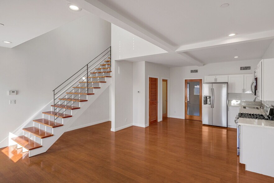 More Photos Of 1411-1413 Cloverfield Blvd, Santa Monica Apartments For Sale