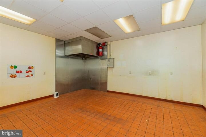 More Photos Of 122 Beech St, Carlisle Light Distribution For Lease