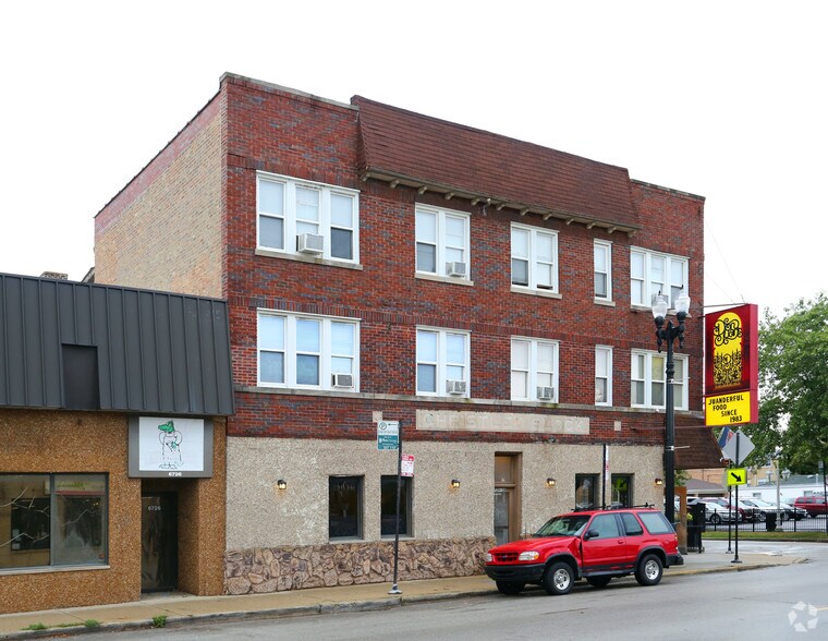 More Photos Of 6728-6730 N Northwest Hwy, Chicago Restaurant For Lease