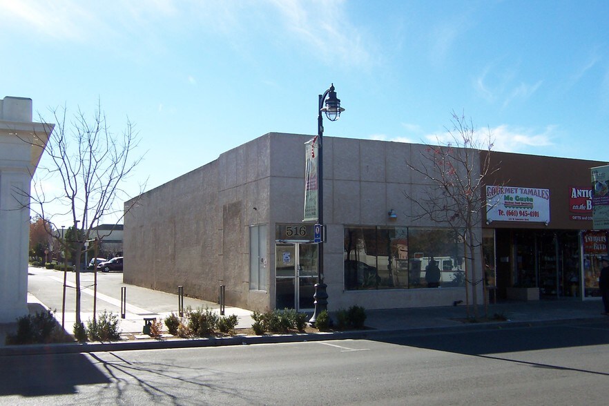 More Photos Of 516 W Lancaster Blvd, Lancaster Freestanding For Lease