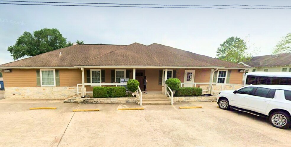 Primary Photo Of 2027 Main St, Waller Daycare Center For Sale