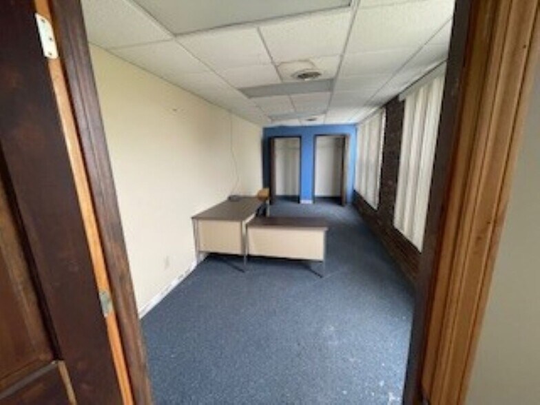 More Photos Of 1600 N Main St, Georgetown Industrial For Sale