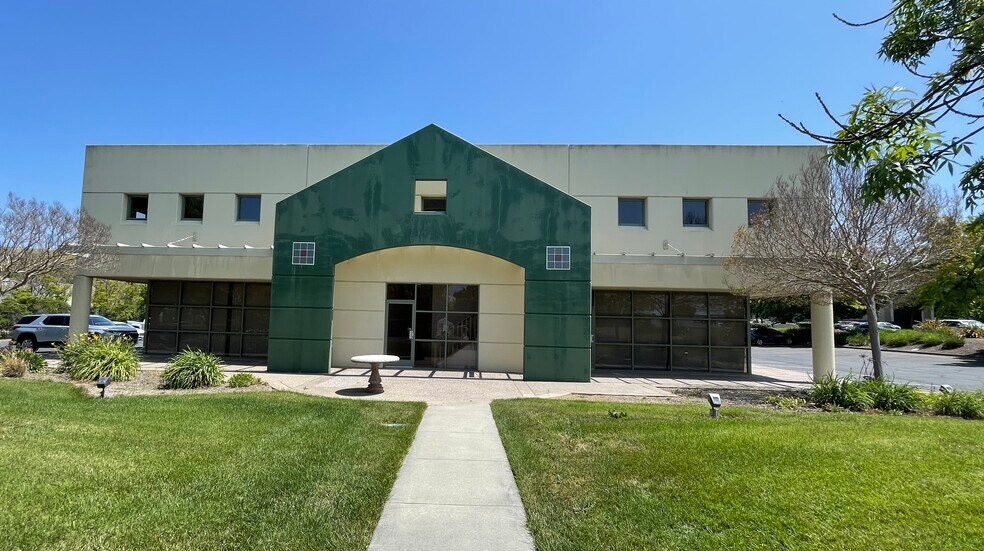 More Photos Of 10 Executive Ct, Napa Office For Lease