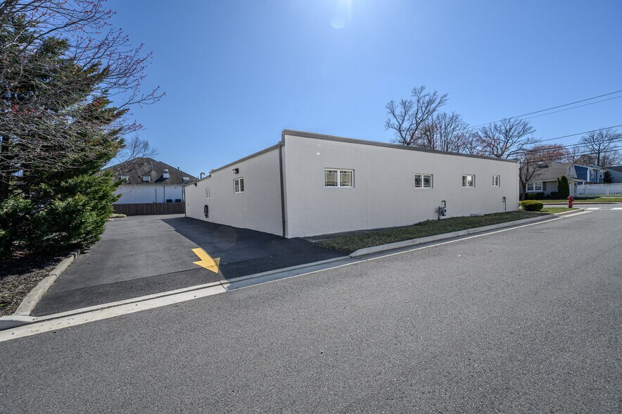 More Photos Of 1400 Union Ave, Union Beach Office For Sale