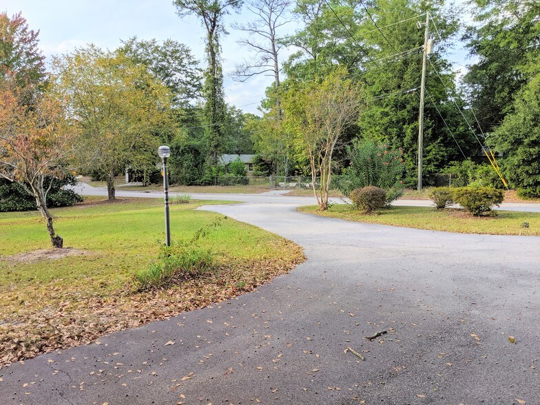 More Photos Of 104 Round Knob Rd, Lexington Office For Sale