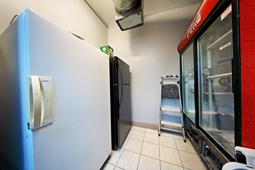 More Photos Of 128 Oakview Club Dr, Macon-Bibb Golf Course Driving Range For Sale