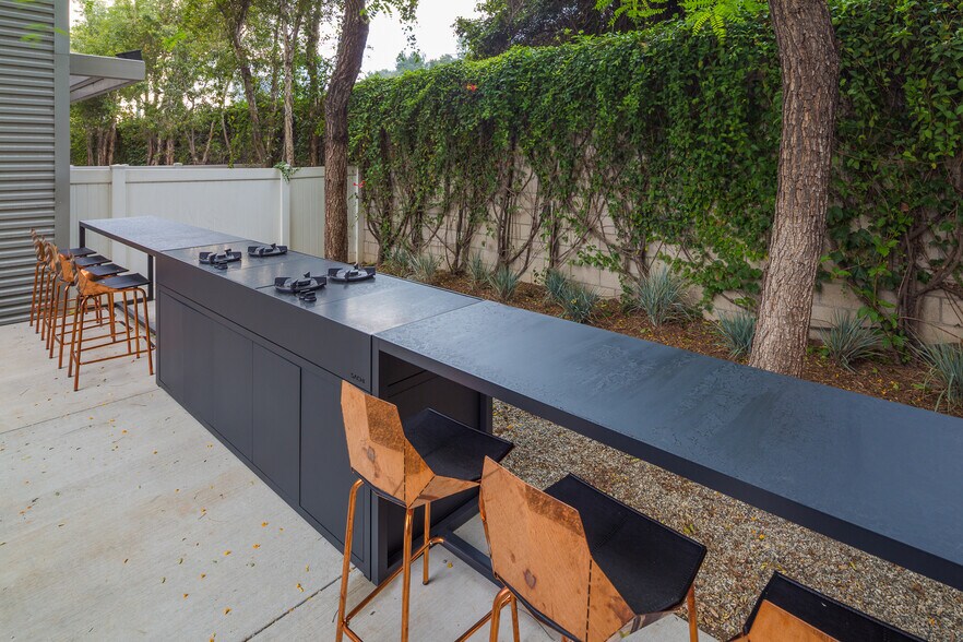 More Photos Of 3450 Cahuenga Blvd W, Los Angeles Office Residential For Sale